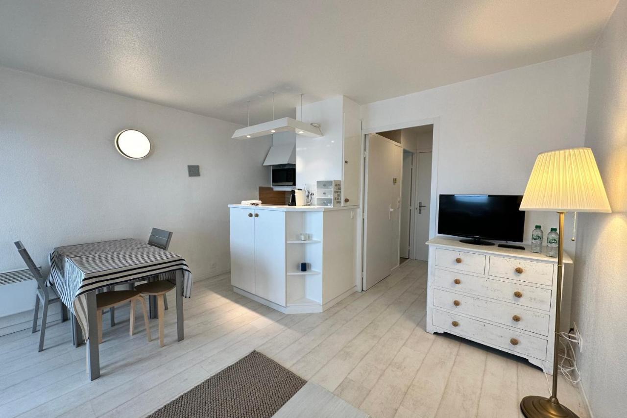 Les Tamaris - Studio With Sea View - Trouville-Sur-Mer Luaran gambar